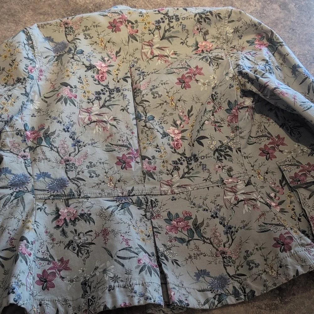 Utility Style Light Jacket - Picture 5 of 7